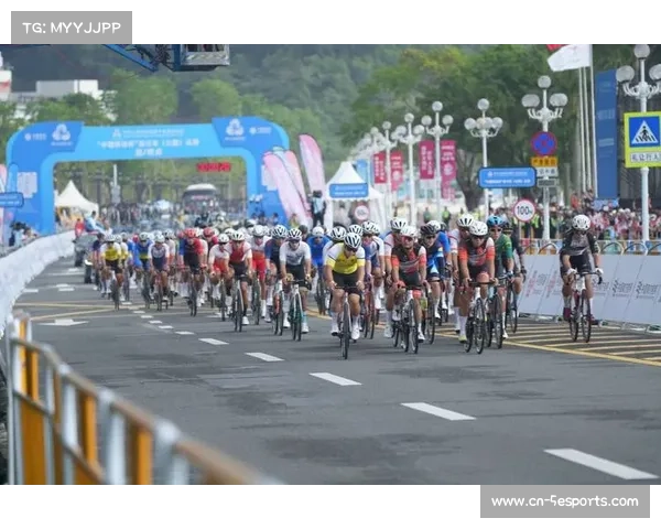 港珠澳大桥承办全运会公路自行车赛,实现跨境赛事“无感通关” 港珠澳大桥承办全运会公路自行车赛,实现跨境赛事“无感通关”